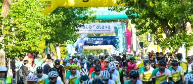Foto Prueba Vitoria y Grand Départ Pays Basque se dan la mano para inundar de amarillo las carreteras de Álava